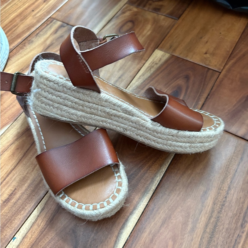 Wedge platform leather sandals